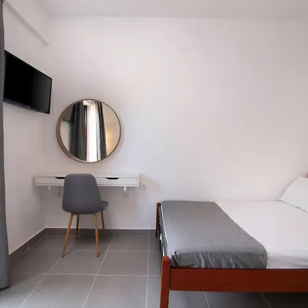 Apartment Griavas & *