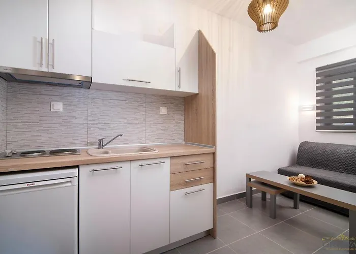 Griavas Studios & Apartments
