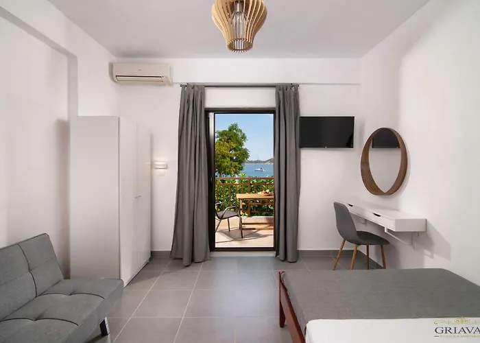 Griavas Studios & Apartments